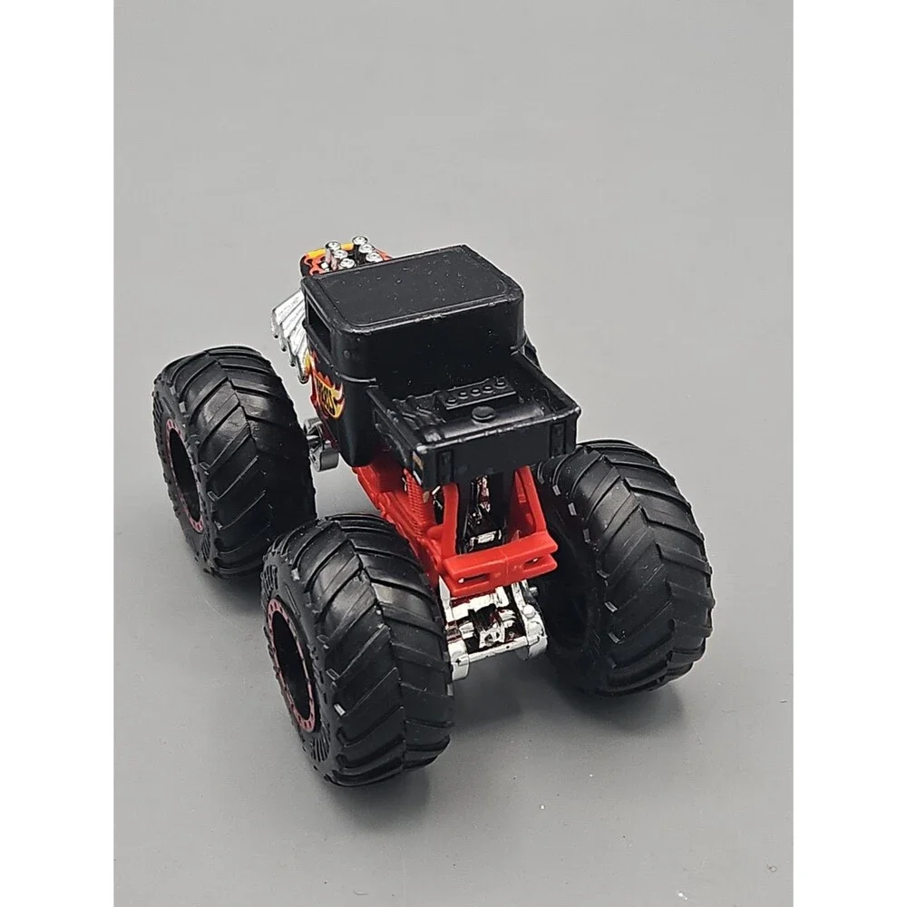 Hot Wheels Monster Jam Truck 1:64 Bone Shaker Diecast Flame Black Red